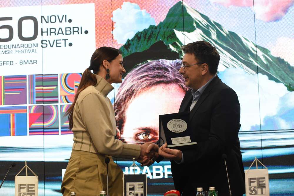 Devetog dana FEST-a plaketa Kinoteke Danici Ćurčić, ČEKAJUĆI HANDKEA, knjige o Dinku Tucakoviću i Emiru Kusturici