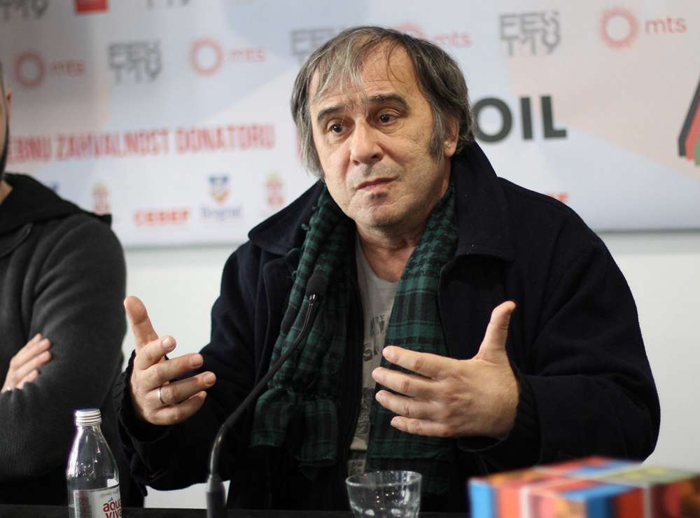 ČEKAJUĆI HANDKEA