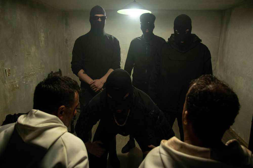KLAN ( II SEZONA, EPIZODA 1)